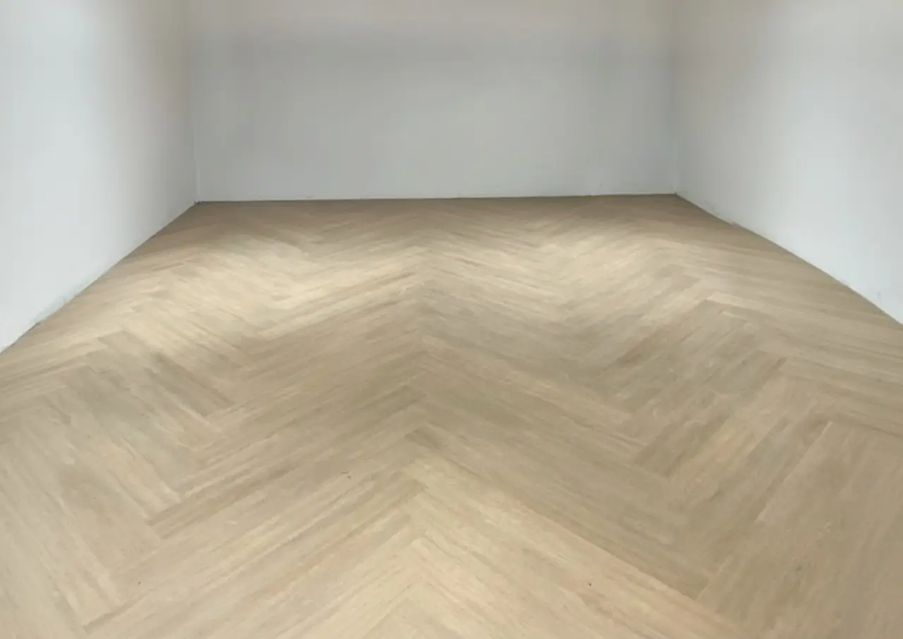 LVT-Luxury Vinl Tile- & Vinl Flooring