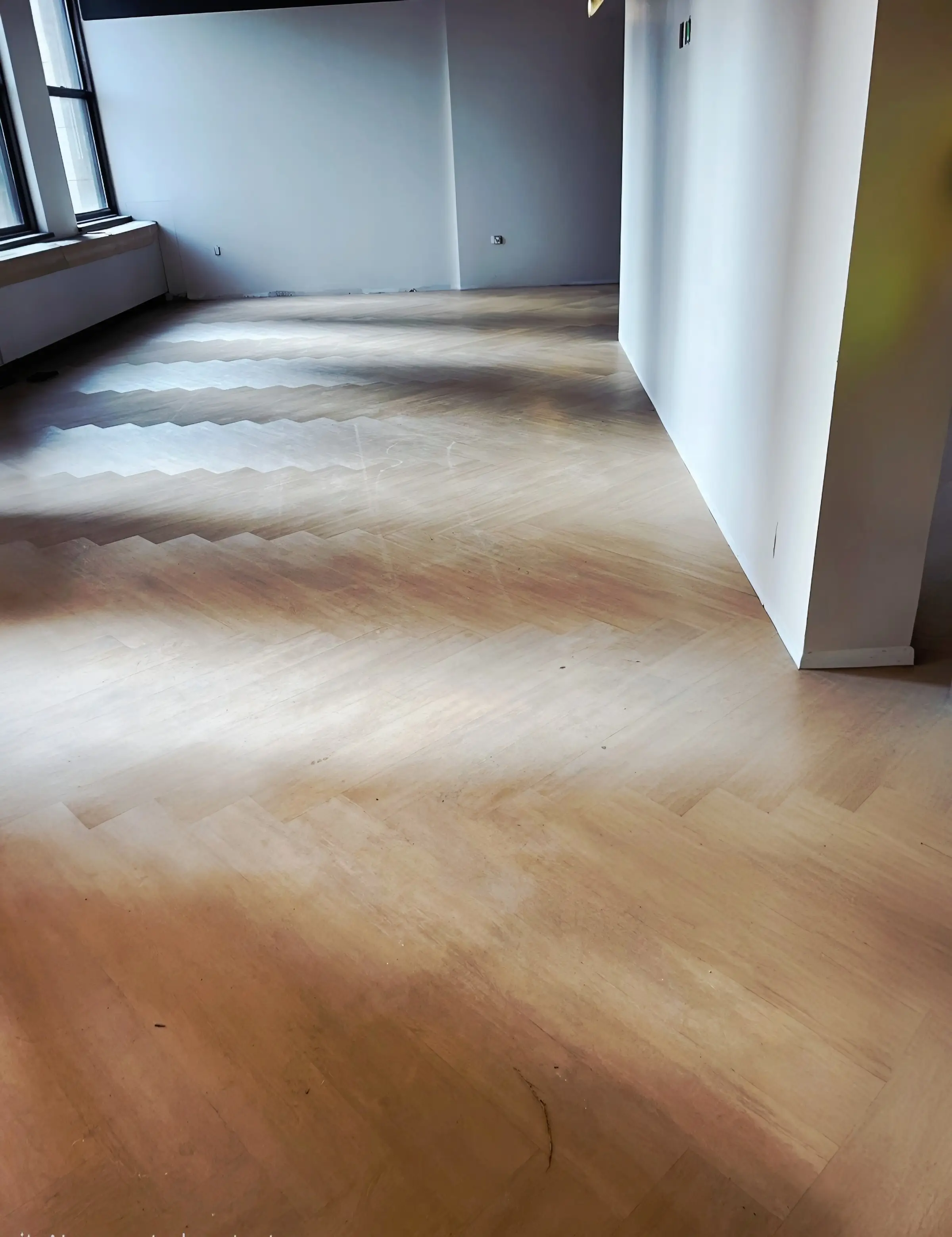 LVT-Luxury Vinl Tile- & Vinl Flooring