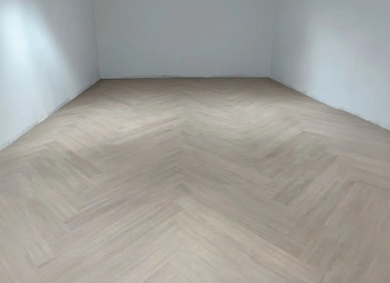 LVT-Luxury Vinl Tile- & Vinl Flooring